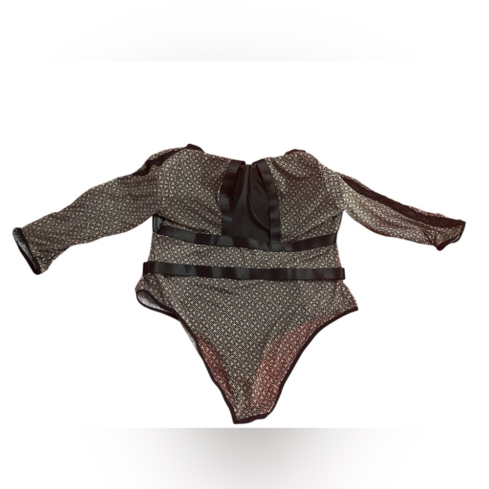 Oopa❤️ Brand Chic Black Bodysuit with Patterned Sleeves - Picture 2 of 4